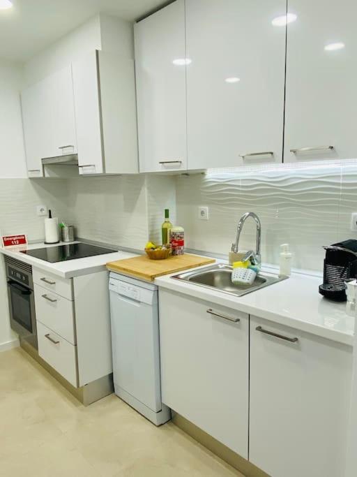 Modern 3 Bedroom Flat In Apartment Lissabon